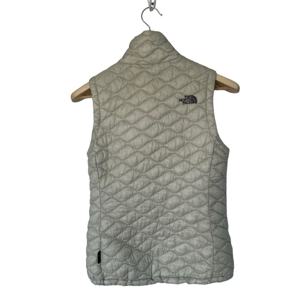 The North Face Women's Cream White Quilted Vest - Picture 3 of 12